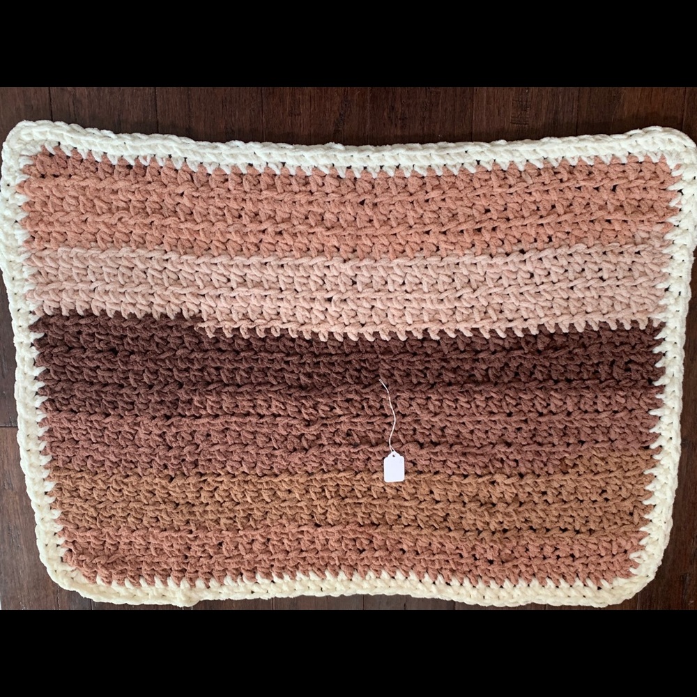 Hand Made Rug - Picture 3 of 6